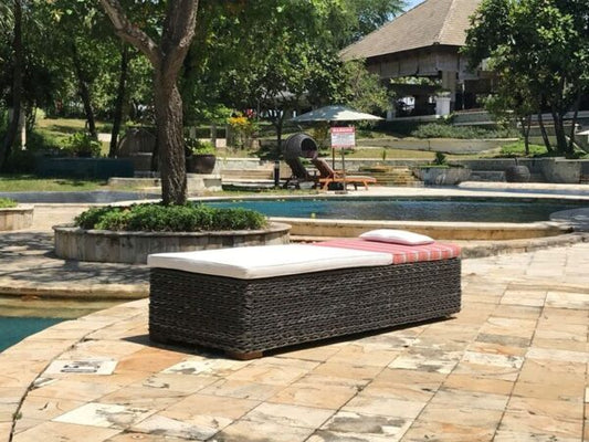 Midnight Montana Rattan Sun Lounger