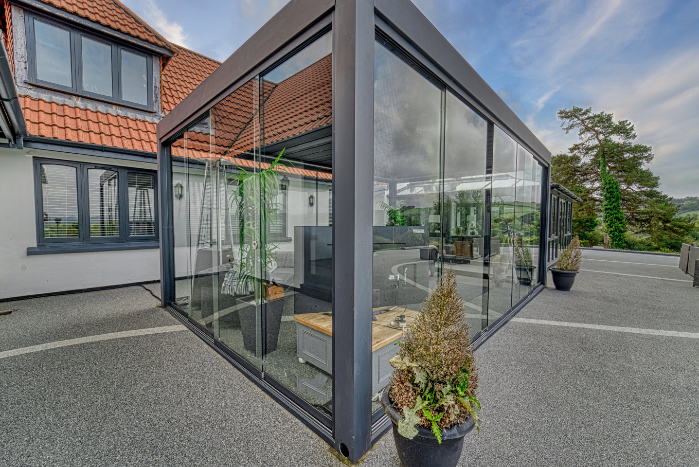 The Pinela Deluxe Loured Roof Pergola